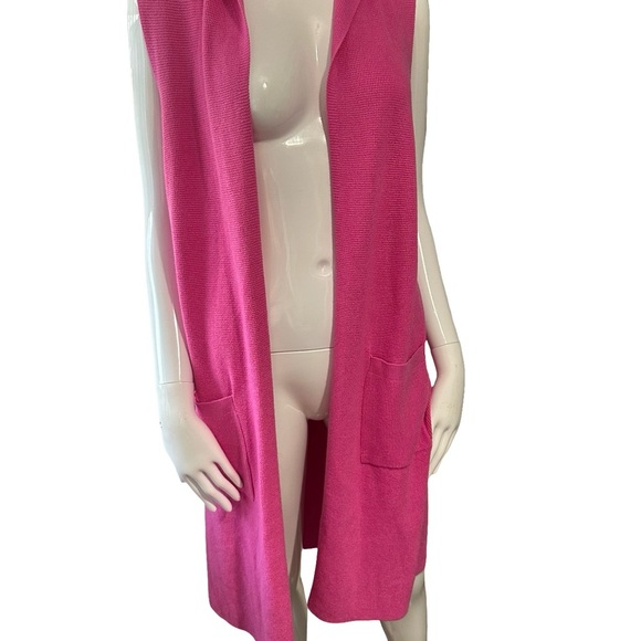 Cyrus Fuchsia Knit sleeveless Cardigan - Picture 2 of 7